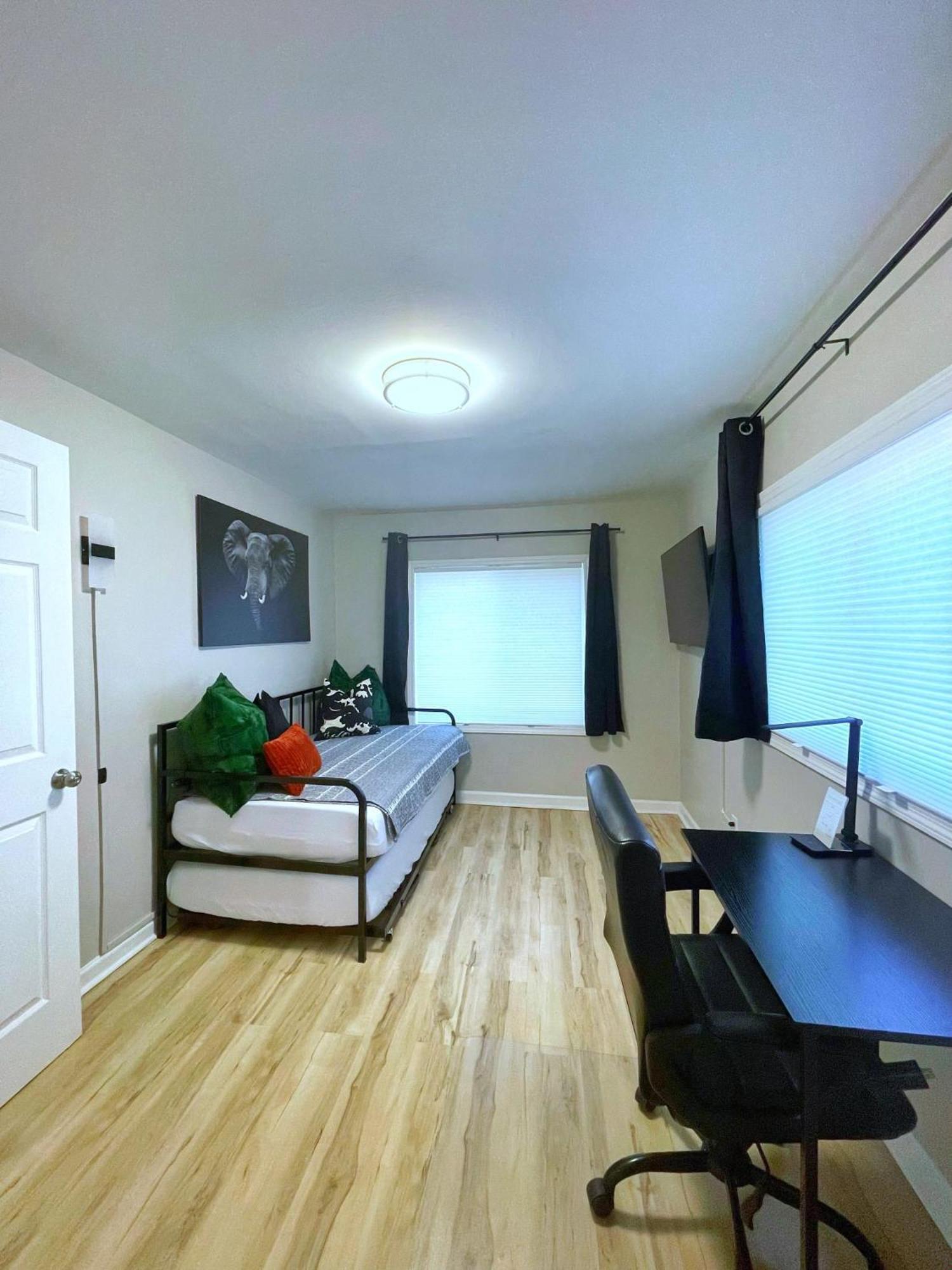 *New* The Cozy Haven, 5 Minutes To Atl Airport Lägenhet Atlanta Exteriör bild